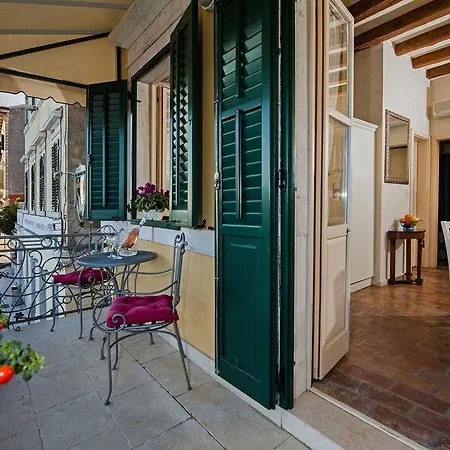 Porta Antica Centro Storico Apartmán *
